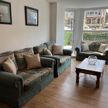 Beautiful Apartment,No 1, With Parking Ilfracombe Buitenkant foto