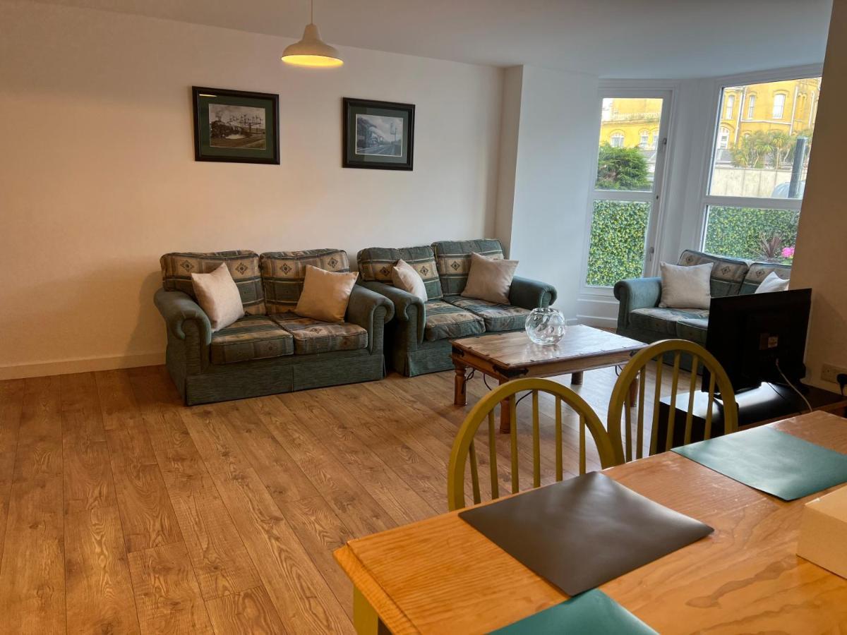 Beautiful Apartment,No 1, With Parking Ilfracombe Buitenkant foto