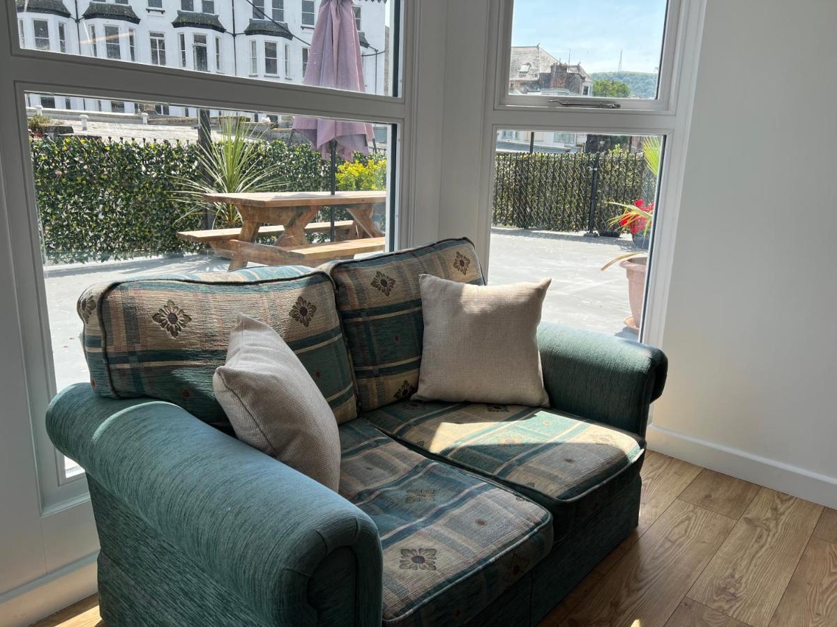 Beautiful Apartment,No 1, With Parking Ilfracombe Buitenkant foto